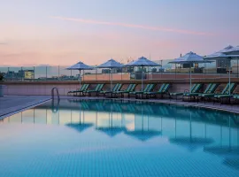 ホテルのプール